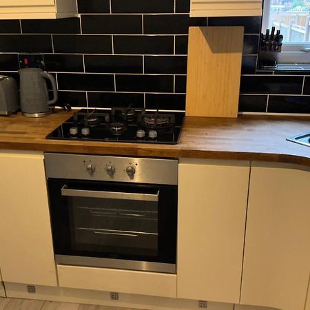 One Bedroom Apartment In Walsall Sleeps 4 Free Wifi By Villazu Bloxwich Екстер'єр фото
